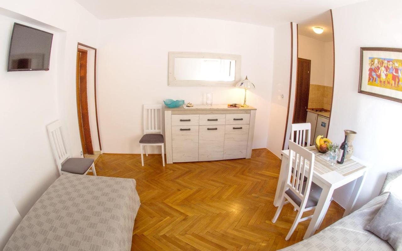 בודווה Apartments Angela מראה חיצוני תמונה