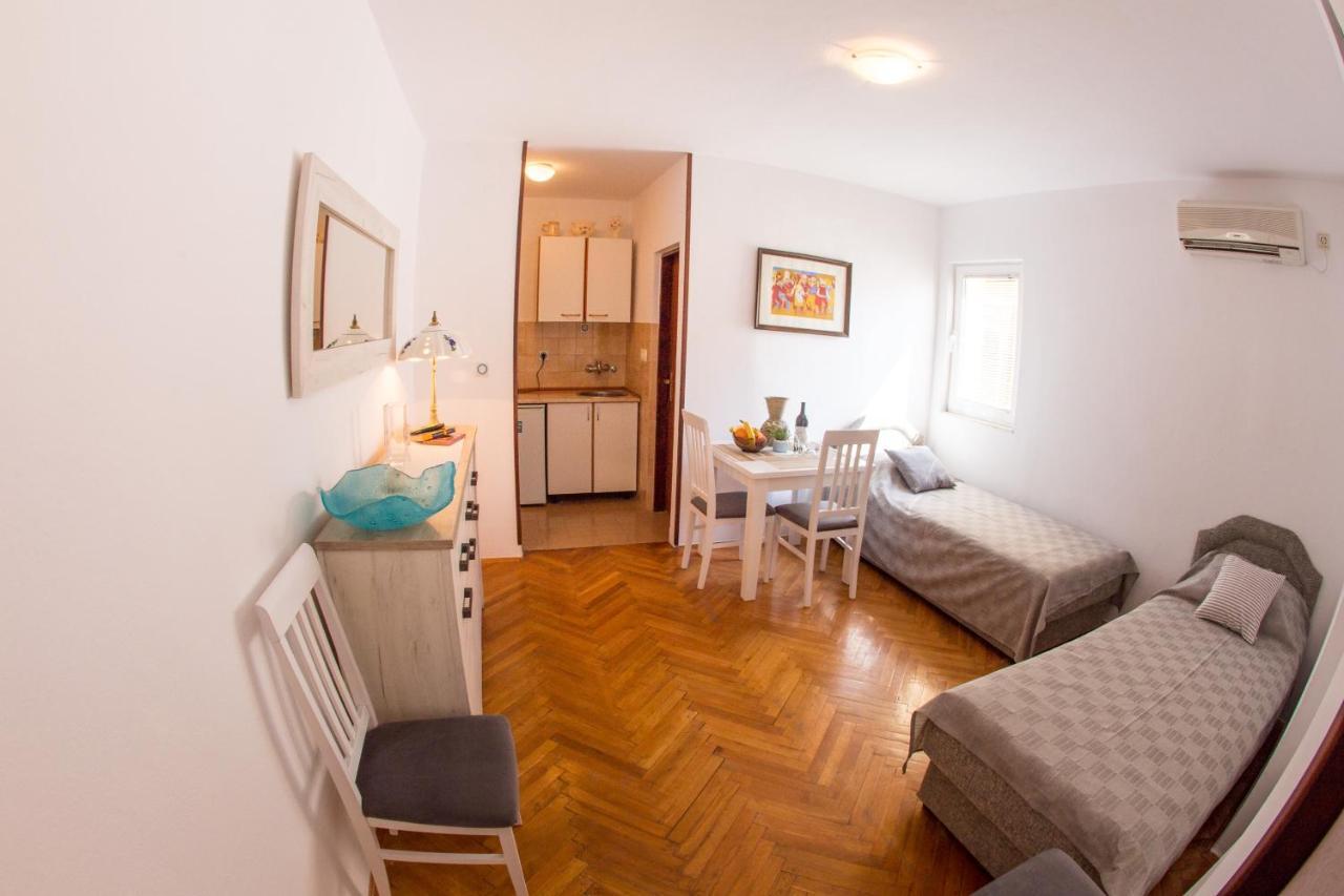 בודווה Apartments Angela מראה חיצוני תמונה